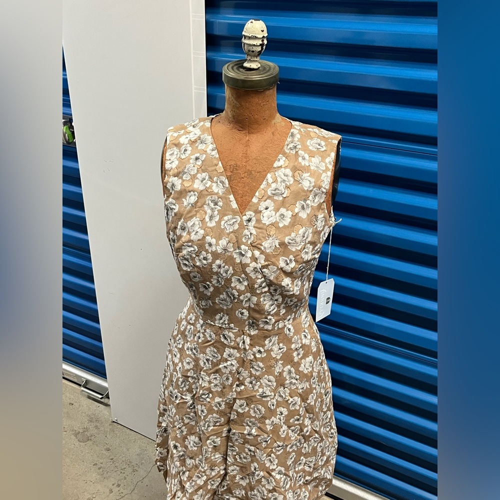ANNELLA Midi Dress Floral Print NWT Size 6 US
